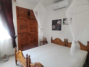 3 quartos, ferros/tábuas de passar roupa, Wi-Fi, roupa de cama