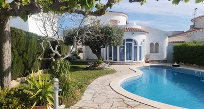 460 m2 private villa in Tres Cales, Llametlla de Mar