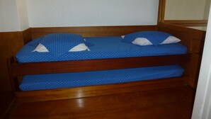 Unclassified image, 4 of 7, button - Studio with en suite bathroom in Hyères Port, sleeps 4, July 1–15, 2026. (Hyères)