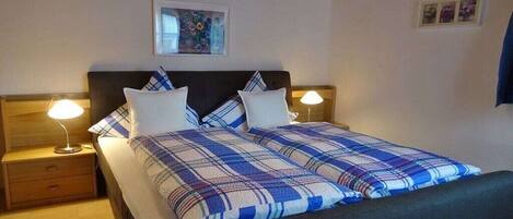 Iron/ironing board, free WiFi, bed sheets