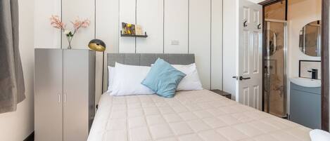 1 chambre, fer et planche Ă repasser, Wi-Fi, draps fournis