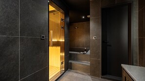 Cavern B | Bagno | Asciugacapelli, asciugamani, shampoo