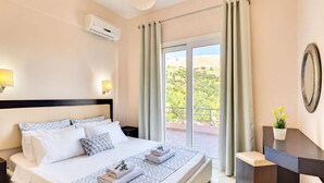 Unclassified image, 5 of 42, button - Oceana Suites & Villas - Private Pool Hideaway (Exopoli)