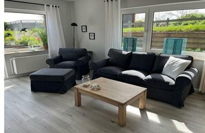 Smart-TV, Kamin, Stereoanlage