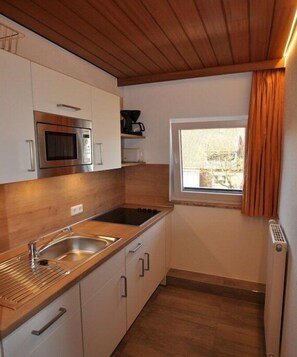 Kühlschrank, Herdplatte, Geschirrspüler