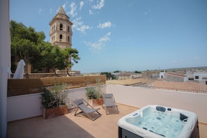 Outdoor spa tub - Bytra Boutique Hotel (Petra)