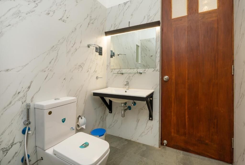 Deluxe Double Room, Balcony, Mountain View | Bathroom | Shower, hair dryer, towels, shampoo