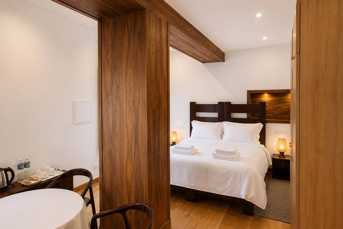 Deluxe Double or Twin Room, Hill View