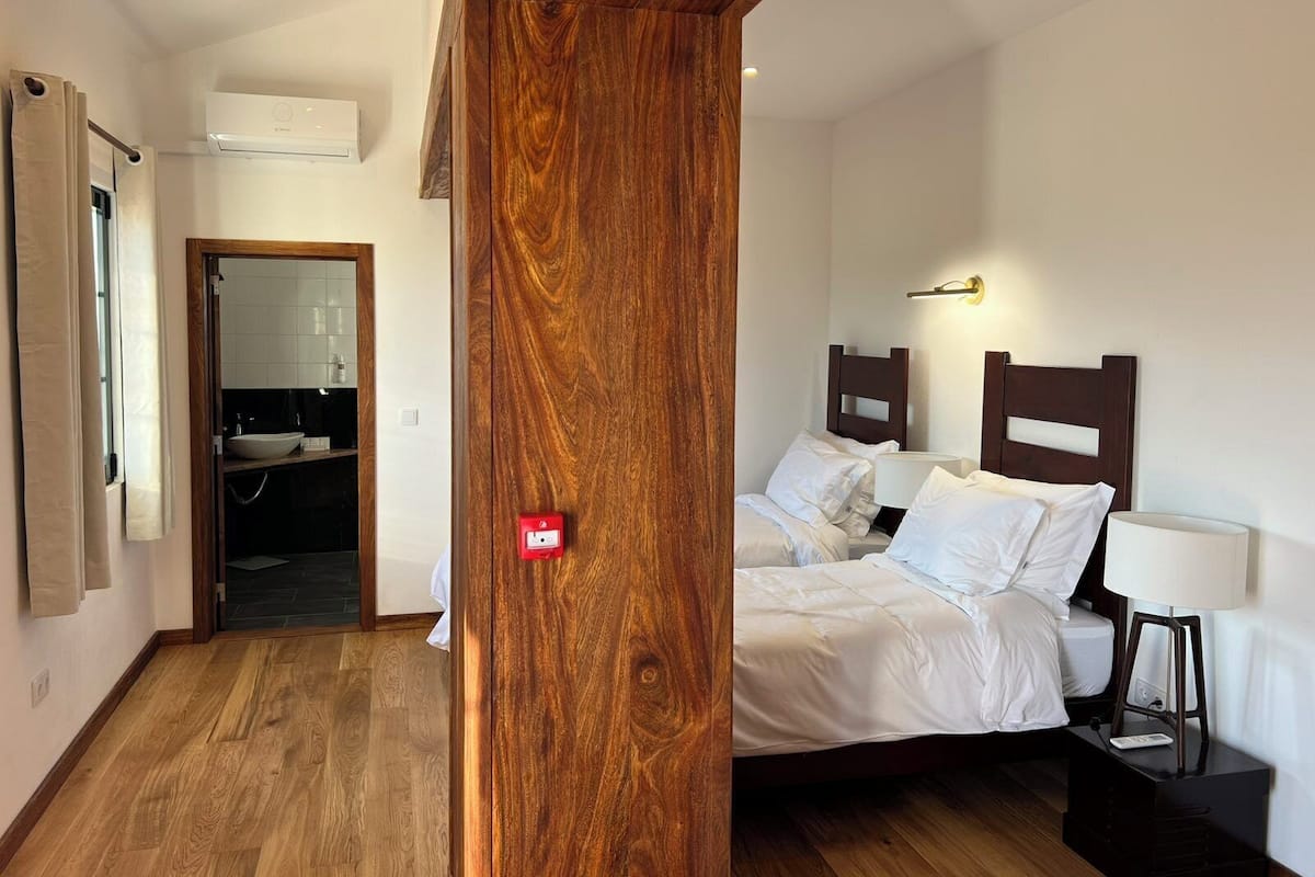 Deluxe Double or Twin Room, Hill View | Desk, laptop workspace, WiFi (free)
