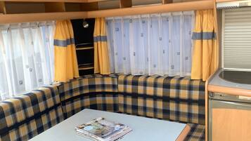Stacaravan, 1 slaapkamer | Dineren