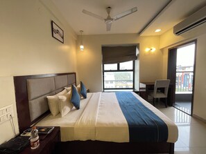 Laptop workspace, free WiFi - Hotel Kohinoor Plaza - Anhs (Chhatrapati Sambhajinagar)