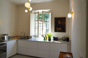 Coffee/tea maker, fridge, microwave, oven - Villa Molamezza by MMega (Mercatale in Val di Pesa)