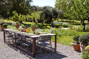 Outdoor dining - Villa Molamezza by MMega (Mercatale in Val di Pesa)