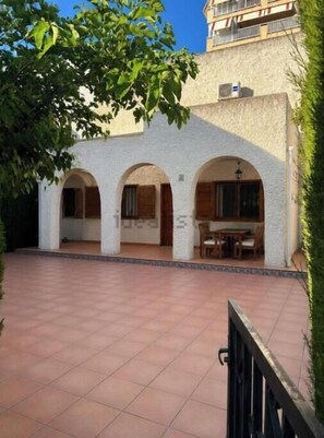 Outdoor dining - Townhouse for Rent (Benicàssim)