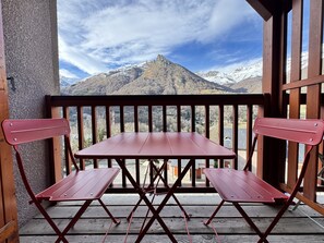Outdoor dining - AGREABLE DUPLEX POUR 5P DANS RESIDENCE AVEC PISCINE (Cauterets)