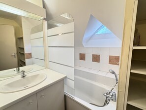 Bathroom - AGREABLE DUPLEX POUR 5P DANS RESIDENCE AVEC PISCINE (Cauterets)