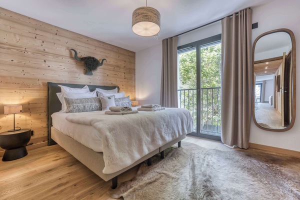 Second Ensuite with a 160x200 bed, ensuite shower and spacious dressing area