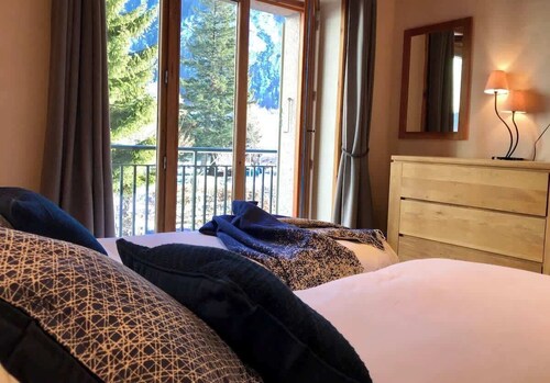 One Le Savoy - 6 px - Ski Lifts & Village Life