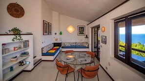 Interior - Aida, a Home with Ocean Views Amid Endless Sunsets (Trinità d'agultu e vignola)