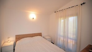 Iron/ironing board, travel cot, free WiFi - Aida, a Home with Ocean Views Amid Endless Sunsets (Trinità d'agultu e vignola)