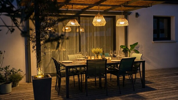 Outdoor dining - House near La Rochelle & the beaches (Clavette)
