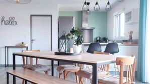 Dining - House near La Rochelle & the beaches (Clavette)