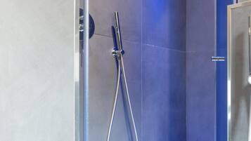 Double Room | Bathroom