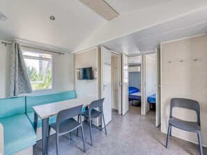 Dining - Mobile home, pets allowed - 4 guests (Lamonzie-Montastruc)