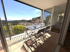 Dining - Apartment stunning sea view - 4 guests (Saint-Cyr-sur-Mer)