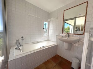 Bathroom - Apartment stunning sea view - 4 guests (Saint-Cyr-sur-Mer)