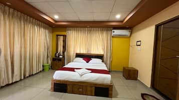 Deluxe Double Room, Balcony, Mountain View | Desk, free WiFi
