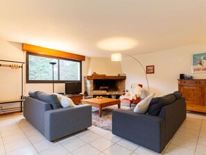 Living area - Spacious house, garden, mountain view - 10 guests (Arreau)