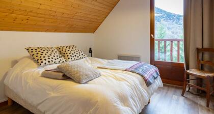 Spacious house, garden, mountain view - 10 guests