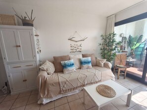 TV - Apartment port view, pets welcome - 4 guests (Le Barcarès)