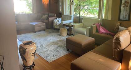 Spacious 4-bedroom house in enchanting South Bend: hot tub, pool table, +more