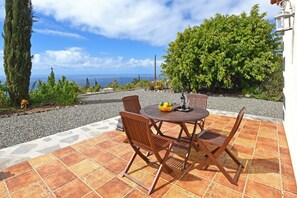 Outdoor dining - Casa Luque (Tijarafe)