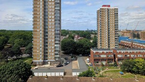 Exterior - 1bed  Victoria Park with Breathtaking City Views (London)