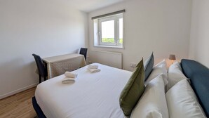 Room - 1bed  Victoria Park with Breathtaking City Views (London)