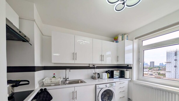 Private kitchen - 1bed  Victoria Park with Breathtaking City Views (London)