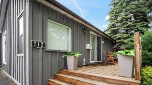 Exterior - 2BR Lakeside Oasis w/ BBQ & Parking | Sleeps 5! (Fort Erie)