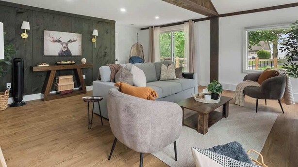 TV, offices - 2BR Lakeside Oasis w/ BBQ & Parking | Sleeps 5! (Fort Erie)