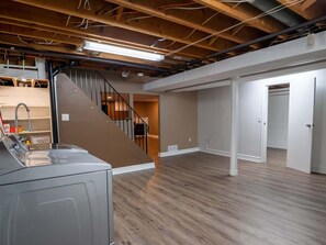 Interior - Elegant 3BR, 2BH Retreat Minutes from the Falls (Niagara Falls)