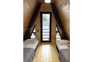 2 chambres, fer et planche à repasser, Wi-Fi, draps fournis