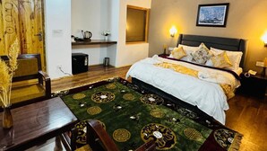 Habitación doble, balcón, vista a la montaña