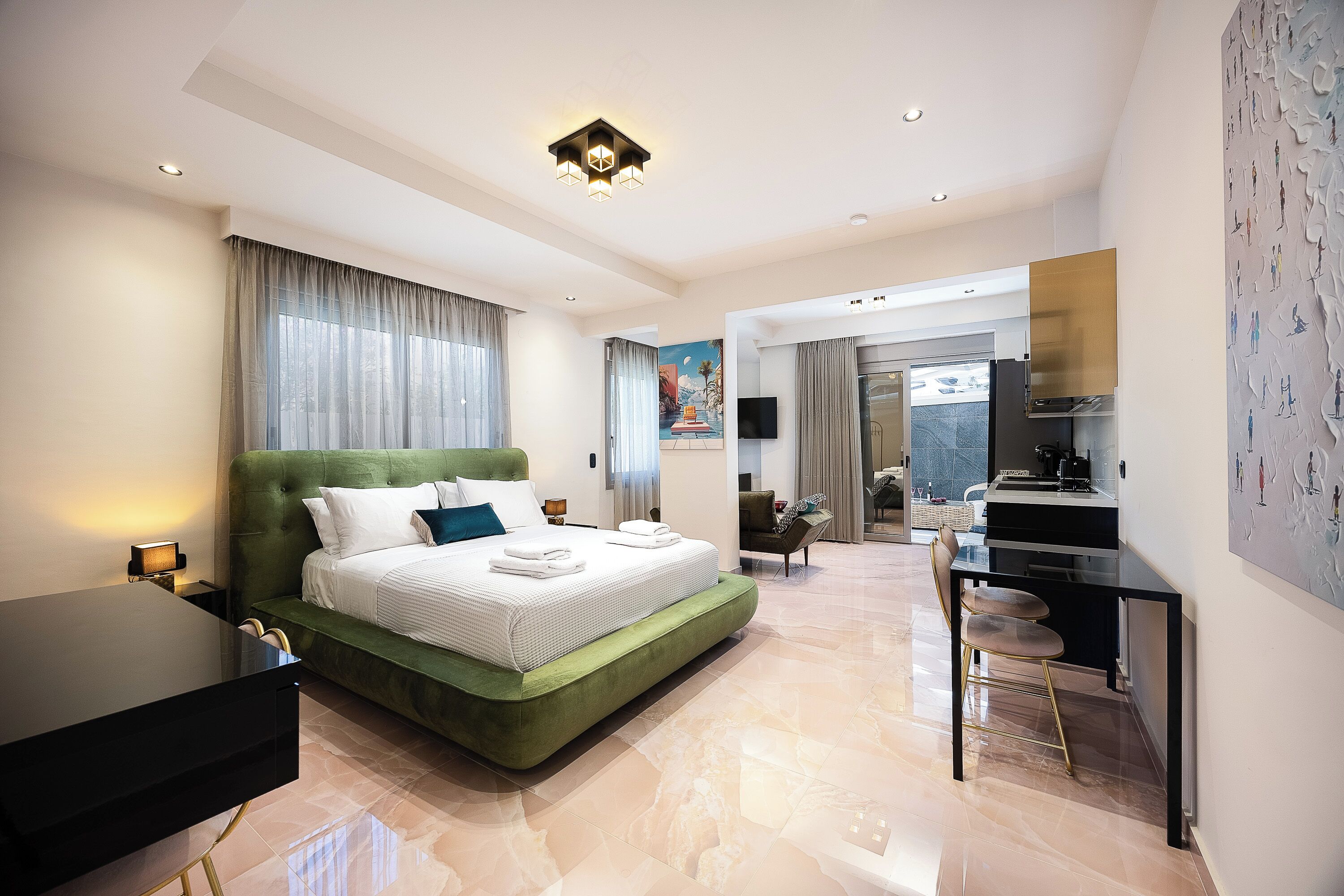 Deluxe Suite | Laptop workspace, blackout drapes, soundproofing, iron/ironing board
