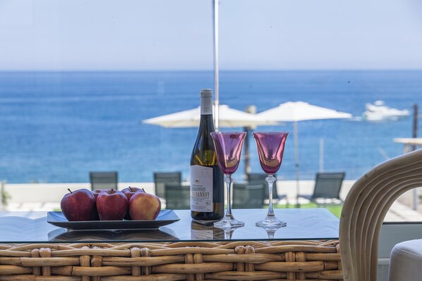 Luxury Quadruple Room, Balcony, Sea View | Outdoor dining - MGM Suites (Panormos in Rethymno)
