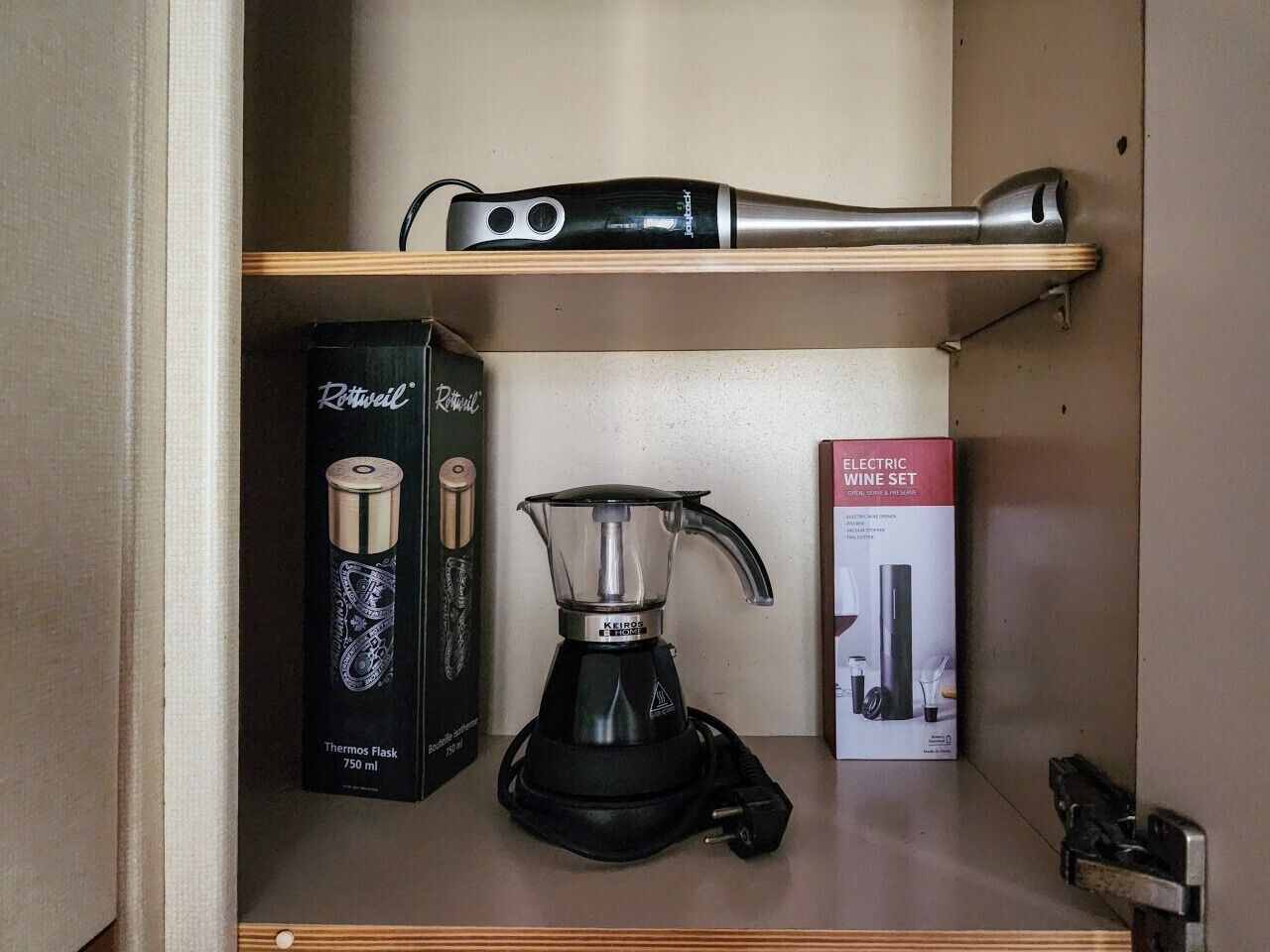 Kaffee und/oder Kaffeemaschine