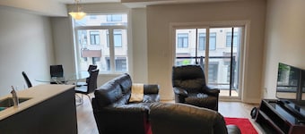 Modern, bright and private 2 bedroom, 2 full bathroom