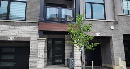 Modern, bright and private 2 bedroom, 2 full bathroom