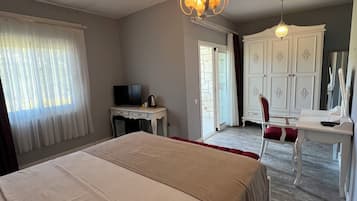 Deluxe Double Room, Balcony, Mountain View